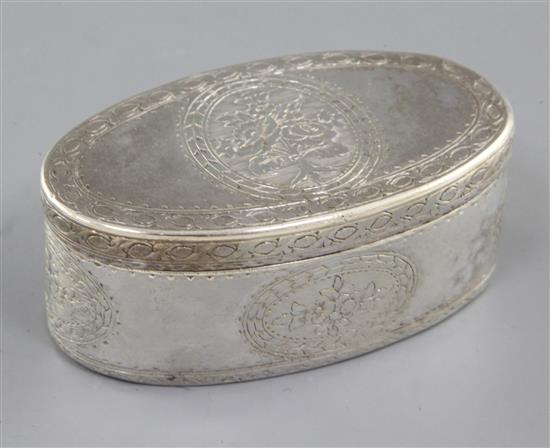 A late 18th century continental silver oval snuff box, 88mm.